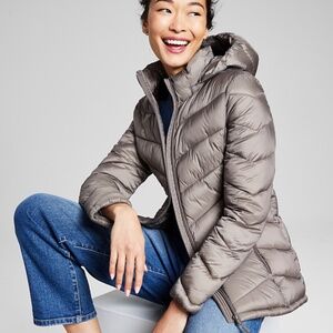 Women's Packable Hooded Puffer Coat – Size M